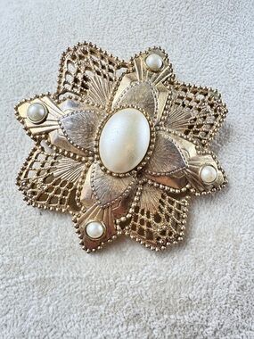 Gold-Tone Floral Filigree Brooch with Pearl Cabochons
